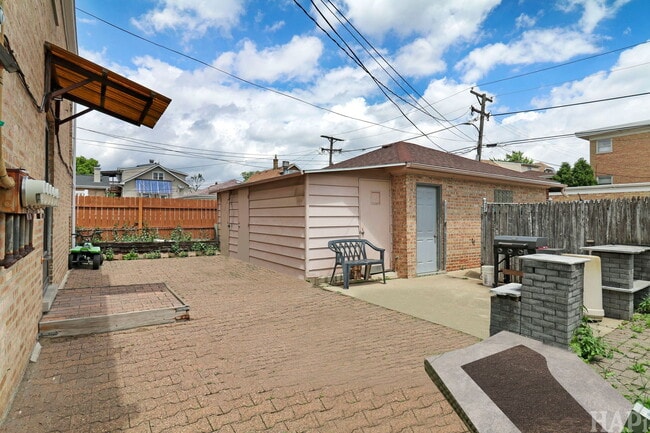 Building Photo - 2735 N 73rd Ct
