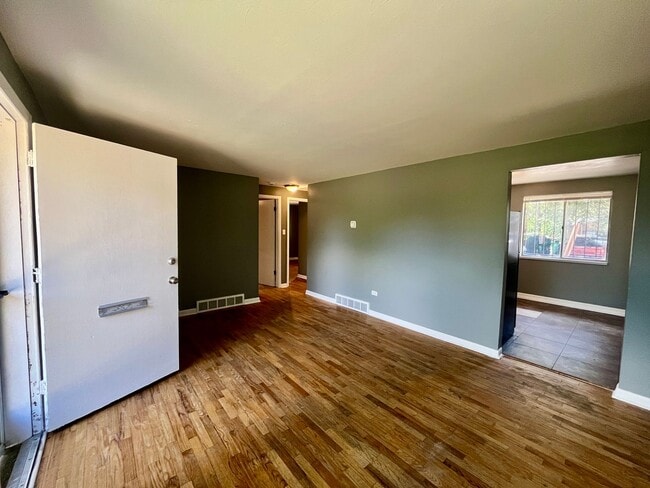 Building Photo - Nice 2 bed 1 bath in Cole Neighborhood nea...