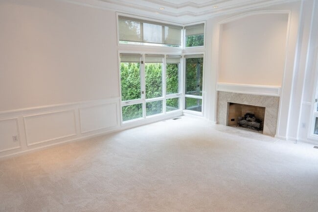 Building Photo - 4bd/3.75ba