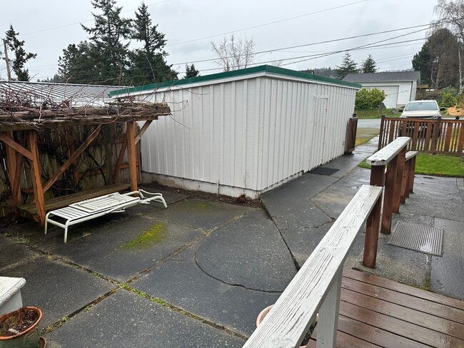 Building Photo - Recent Renovated Anacortes Two Bedroom