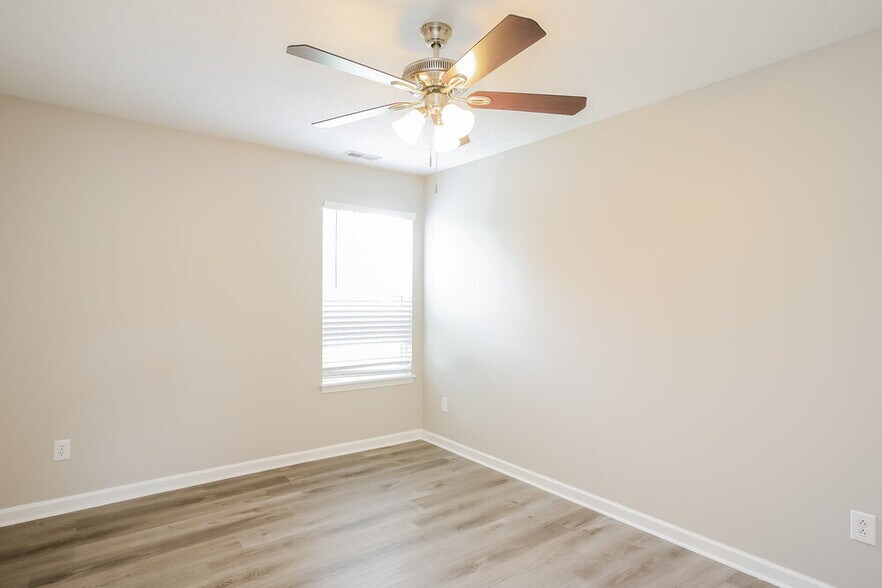 Building Photo - 4310 Blue Spruce Ct
