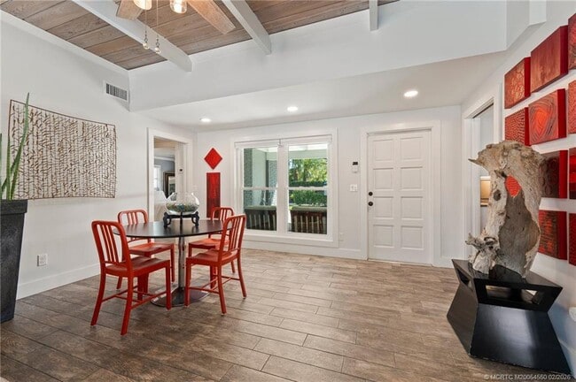 Building Photo - 530 S Manor Dr