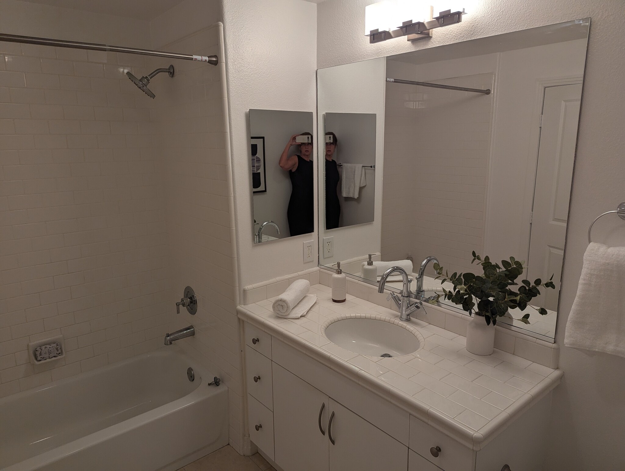 Building Photo - 7100 Playa Vista Dr