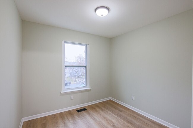 Building Photo - 758 Custis St