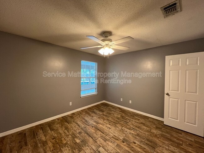 Building Photo - 5784 Twisted Oak Ct