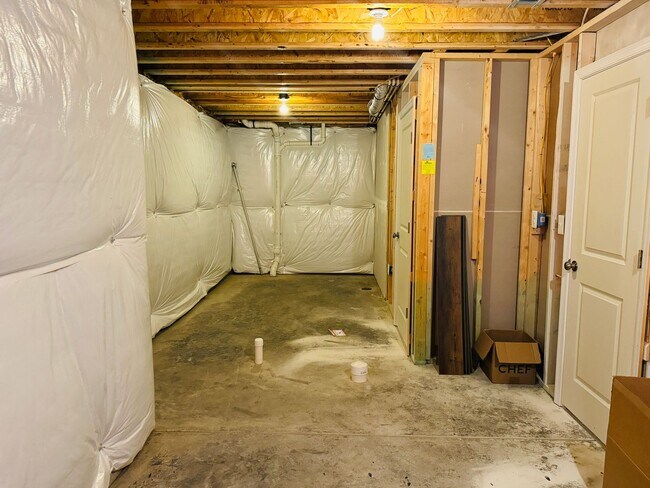 Building Photo - 454 Coastal Ave