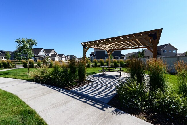 Building Photo - 7878 N Hibiscus Ln
