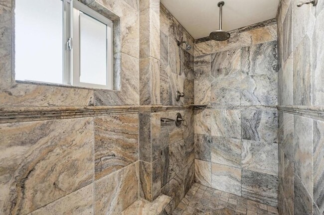 Building Photo - 2205 Cameo Rd