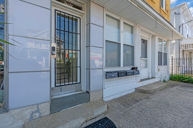Building Photo - 30 Broad St
