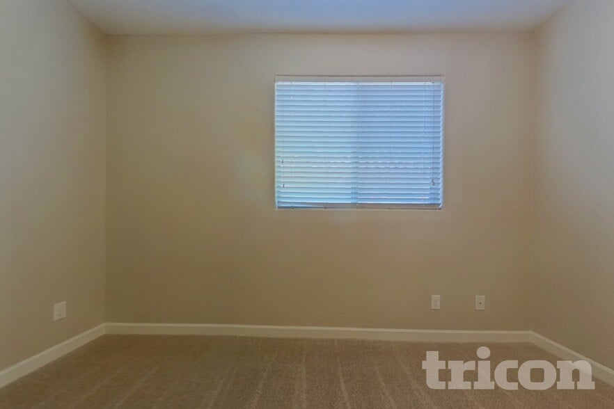 Building Photo - 2473 S 235th Dr