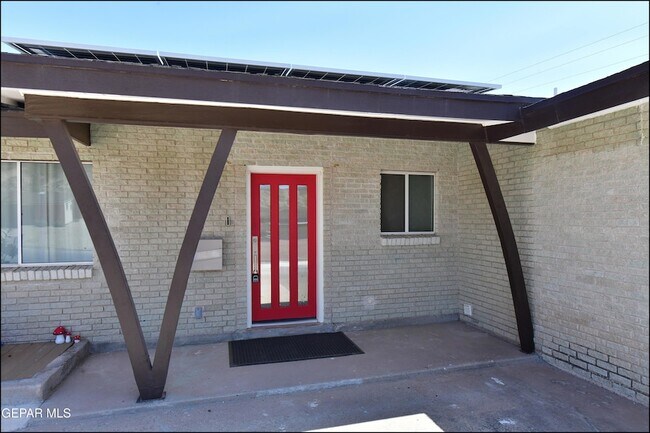 Building Photo - 4224 Hampshire Ln