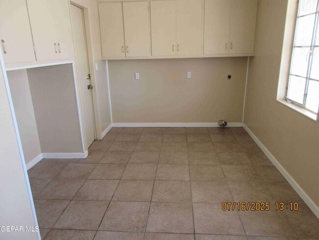 Building Photo - 6540 Cheyenne Trail