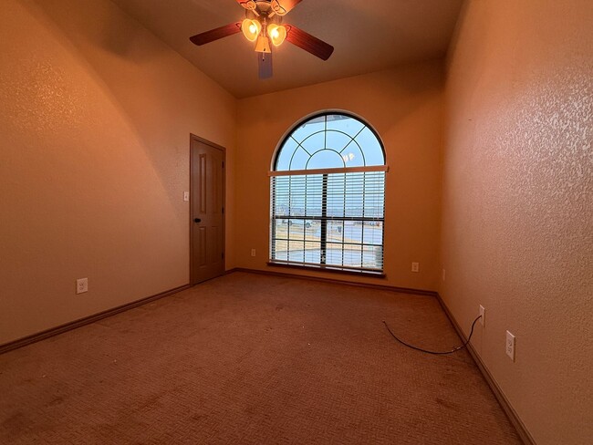 Building Photo - Purser Crossing's Finest