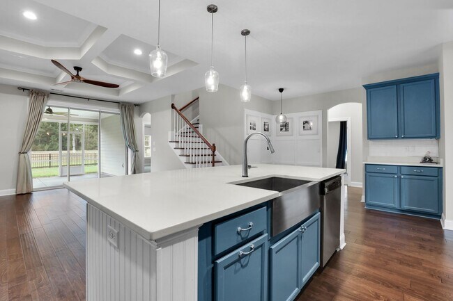 Building Photo - Spacious 4BR/3BA Pooler Home – Lagoon Views, Prime Location