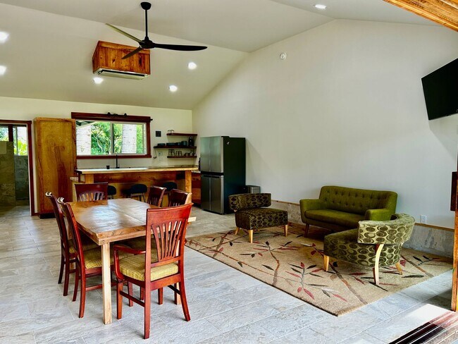 Building Photo - Brand New Luxury Furnished 3 bed 2 bath Ho...