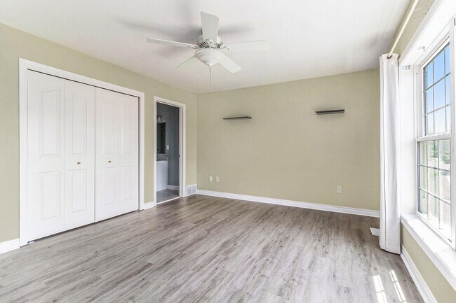 Building Photo - 1017 Bluestem Ln