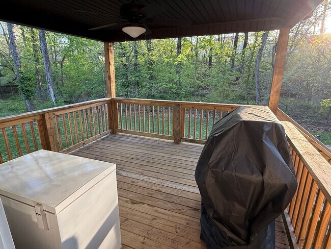 Building Photo - Pet Friendly Four Bedroom!