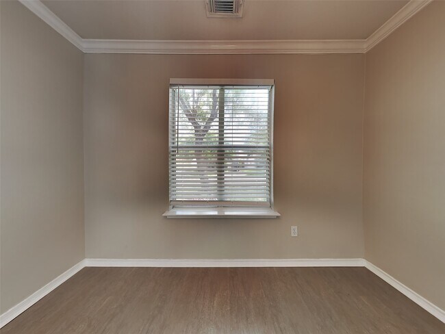 Building Photo - 427 Remington Creek Dr