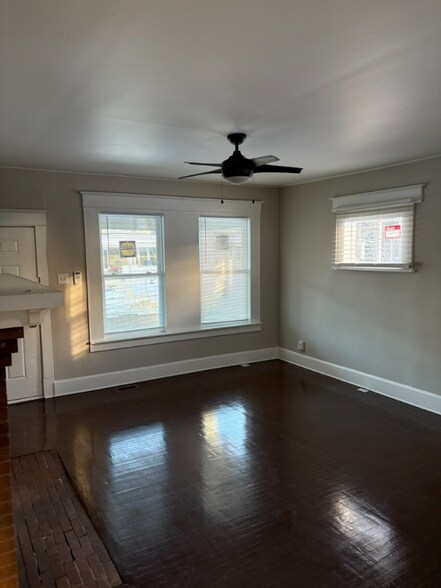 Building Photo - 3130 N Park Ave