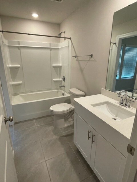 Building Photo - Almost new town home available now!