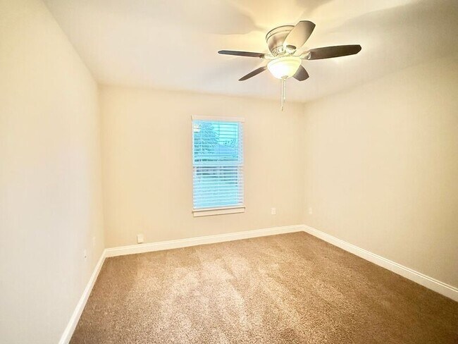 Building Photo - 2016 Salamanca St