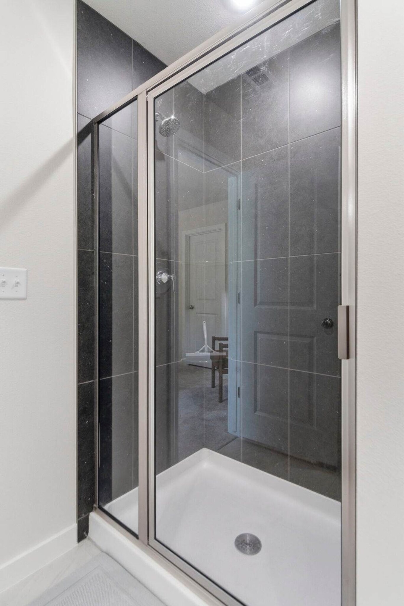 Building Photo - 3 Drem Cir