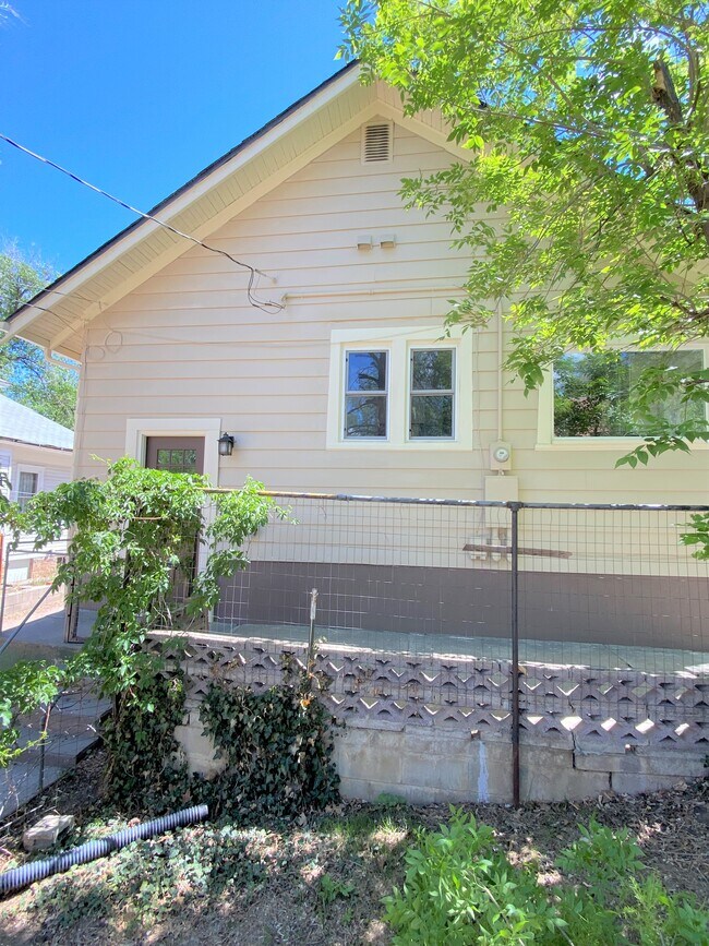 Back Patio - 618 W Pikes Peak Ave