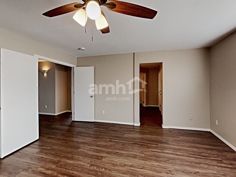 Building Photo - 1117 E Dust Devil Dr