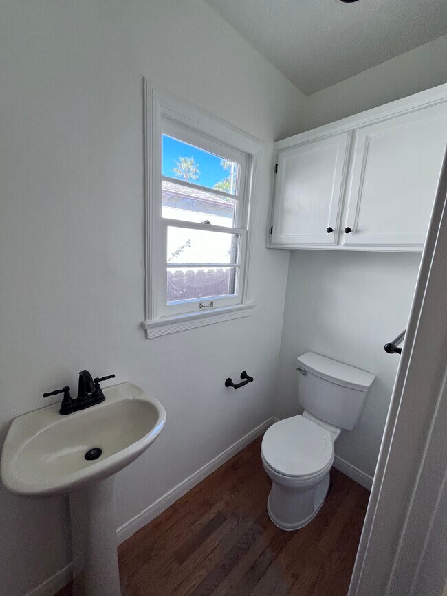 Building Photo - 11563 Hesby St