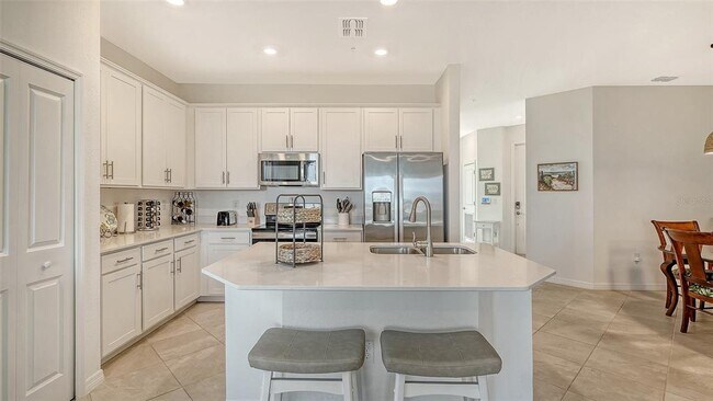 Building Photo - 12180 Wellen Golf St