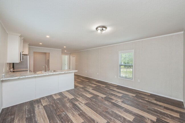 Building Photo - 126 Pansy Ln