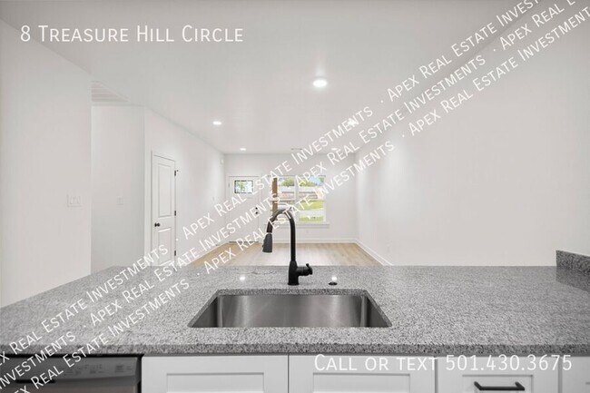 Building Photo - 8 Treasure Hill Cir