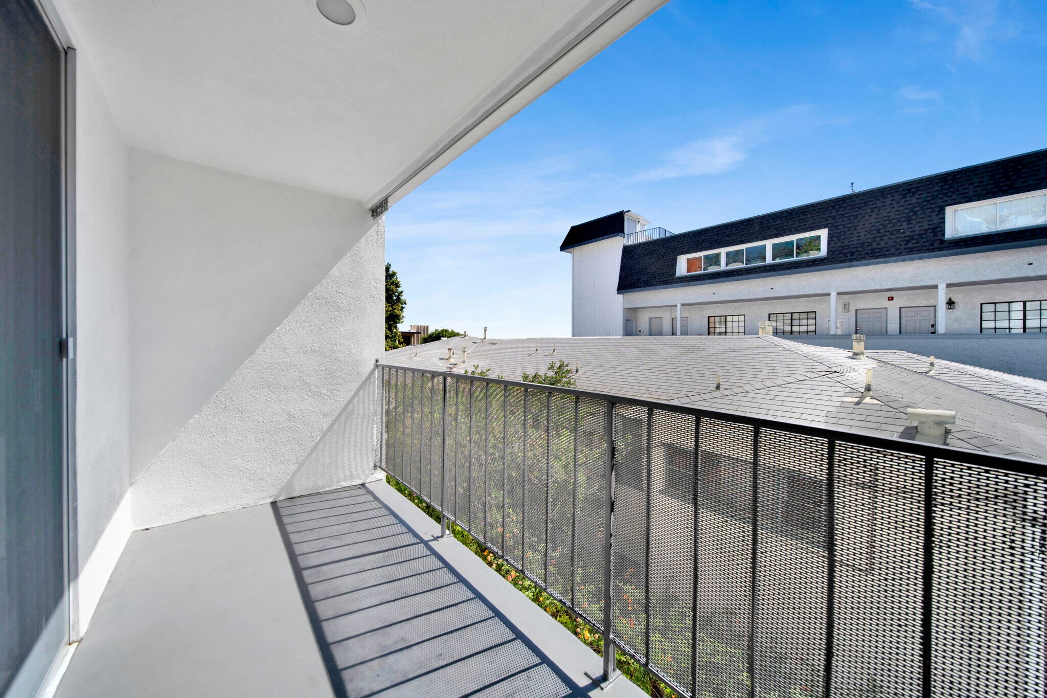 Building Photo - 1147 N Clark St