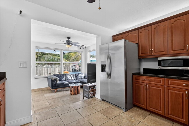 Building Photo - 4540 SW 28th Terrace