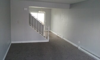 Building Photo - 1515 W Veterans Pkwy