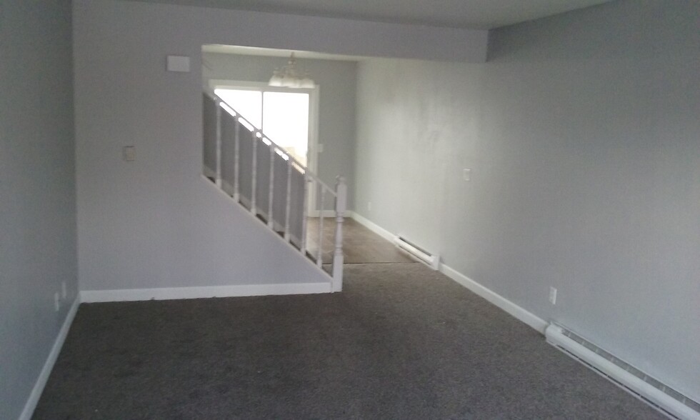Primary Photo - 1515 W Veterans Pkwy