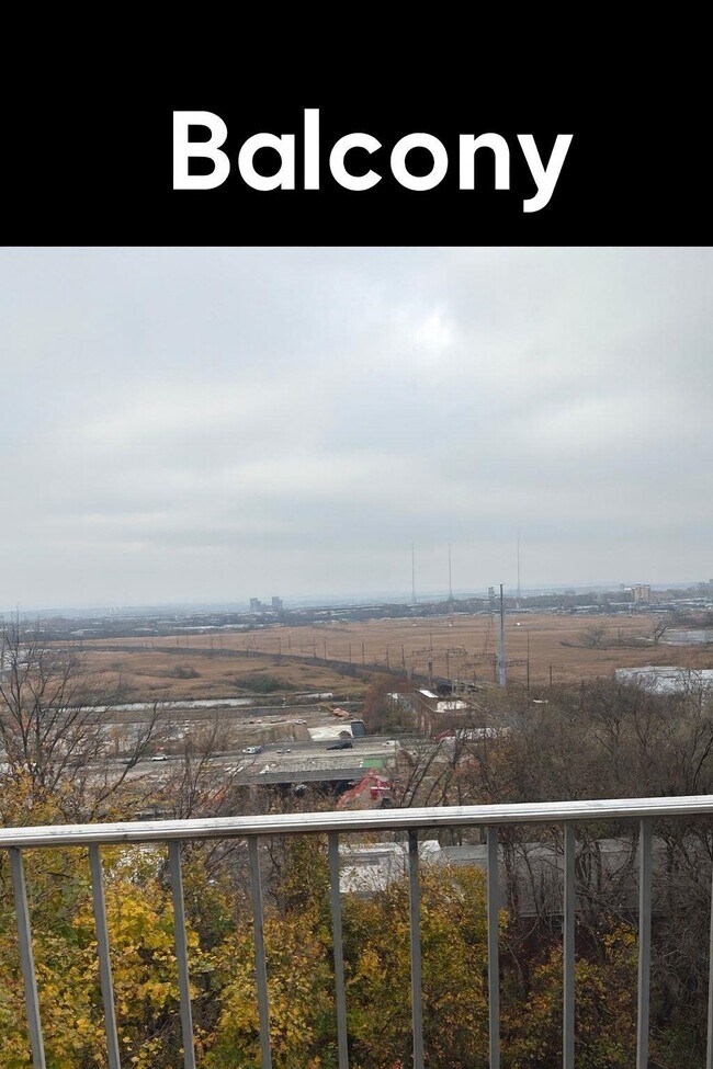 Building Photo - 2207-2209 Grand Ave