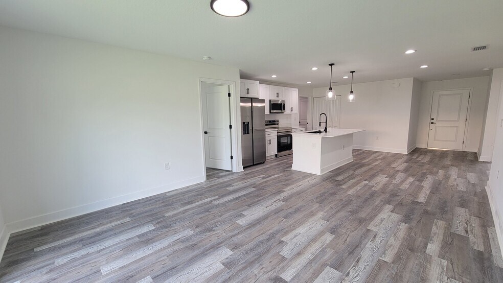 Building Photo - 20422 Dial Ave