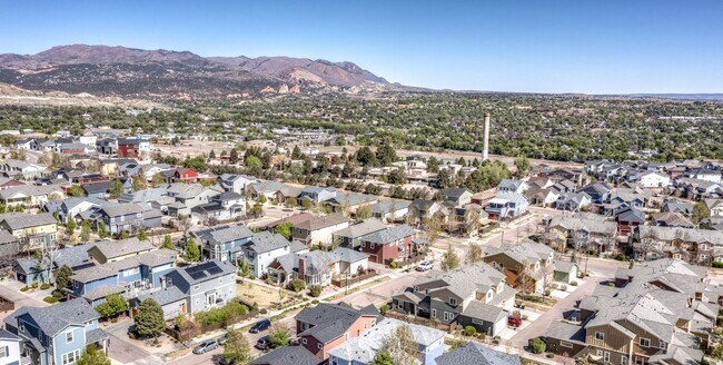 Building Photo - Westside 3 Bed Townhouse in Gold Hill Mesa