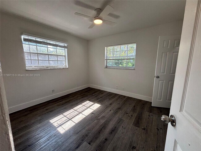 Building Photo - 1251 SW 11th Ave