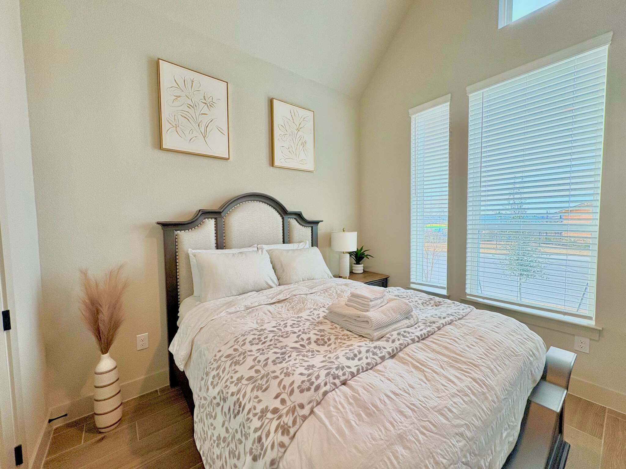 Building Photo - 275 Ginger St