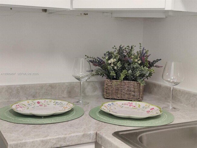 Building Photo - 5930 NE 18th Ave