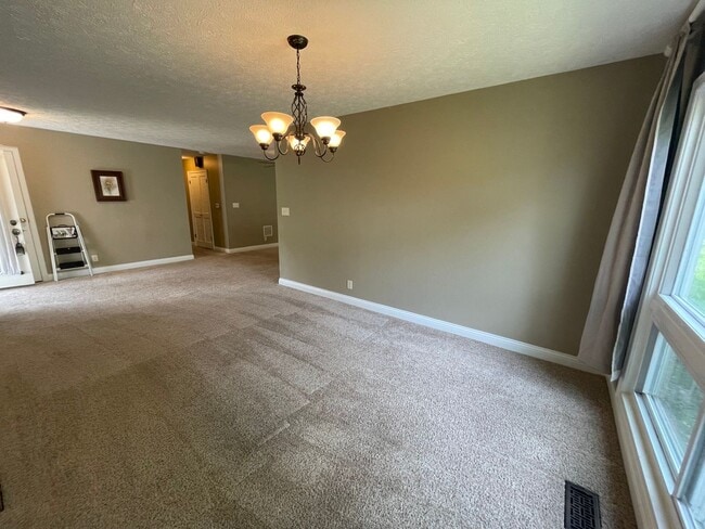 Building Photo - Remodeled 3 Bedroom Home!