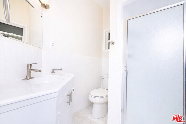 Building Photo - 1205 Oak Hill Ave