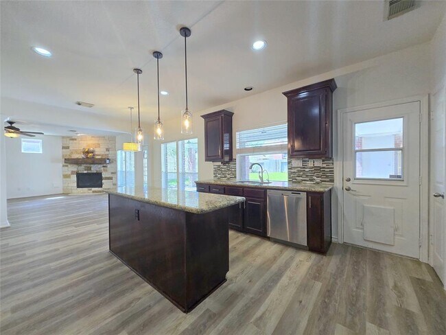 Building Photo - 6415 Taimer Ct