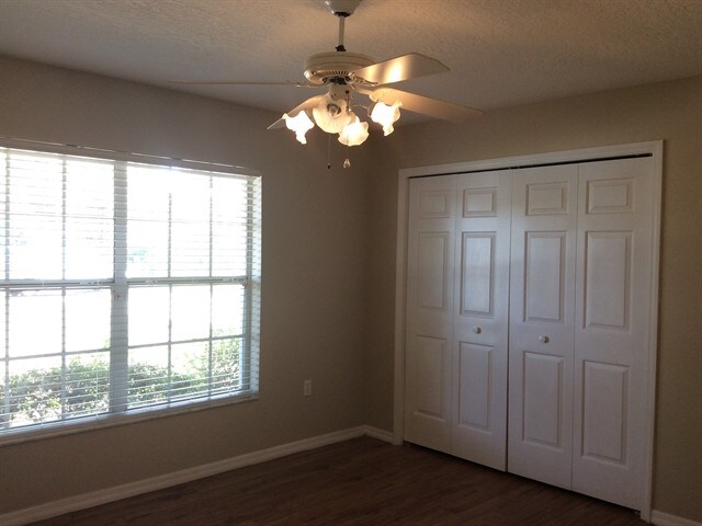 Building Photo - 1004 Lantana Dr