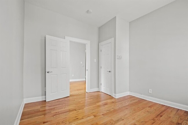 Building Photo - 284 3rd St