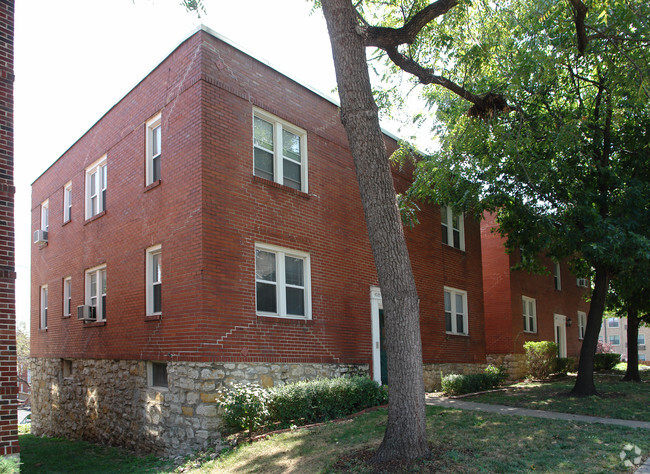 Building Photo - 310-324 W 46th St