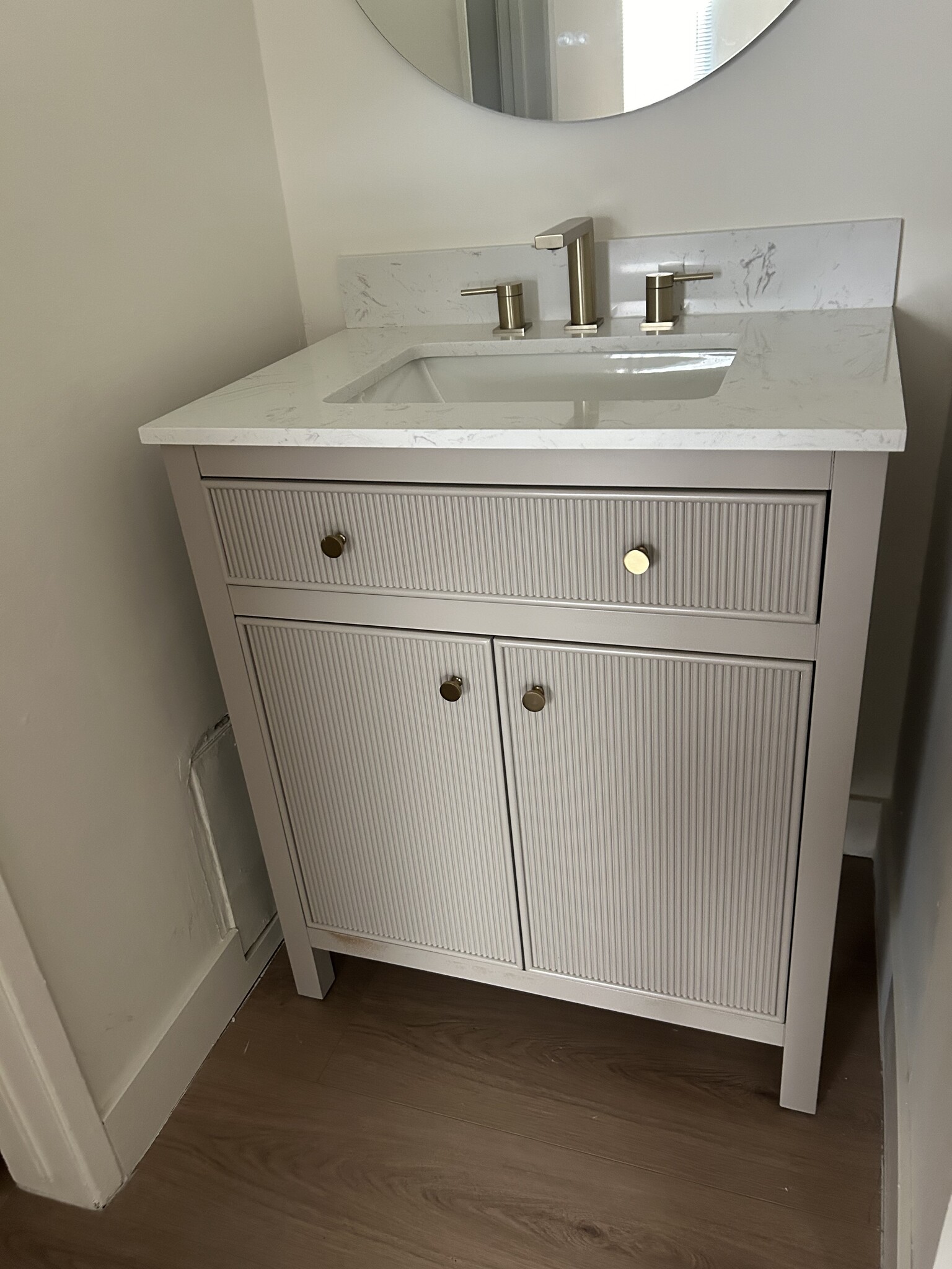 Vanity - 5259 Corteen Pl
