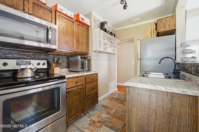 Building Photo - 6024 Transylvania Ave